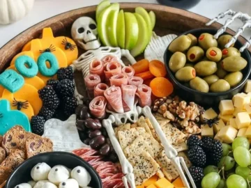 halloween charcuterie board