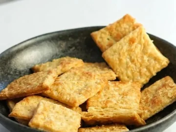 homemade cheese crackers