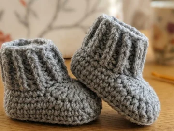 quick easy crochet baby booties pattern with ribbed cuff free